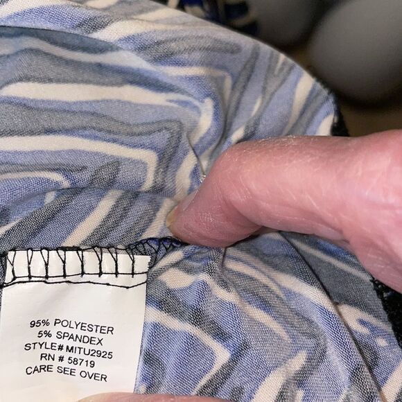 NY collection shirt! SizeXL! Blue/White zigzag! Very soft and flowy! 3/4 sleeves - Picture 7 of 7